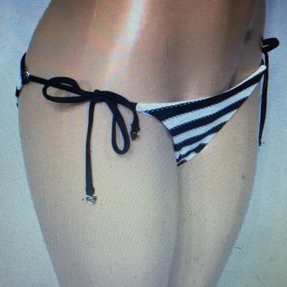 NWOT Wildfox Bikini Bottoms - Picture 2 of 13